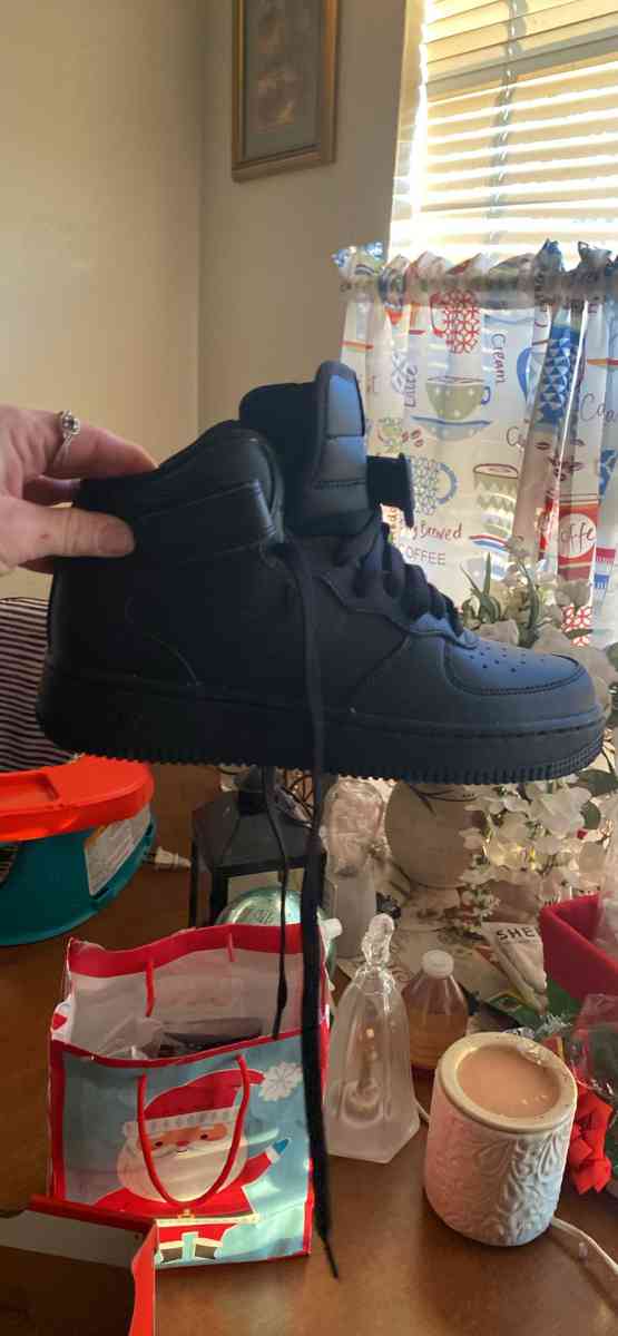 black Air Force brand new - Eminence, Kentucky - FleaMarketBay