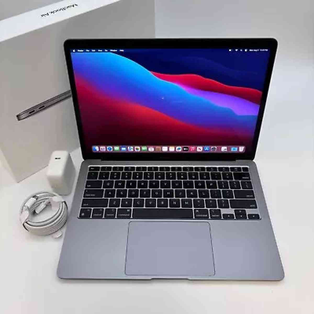 Apple MacBook Air 13 Retina 256GB SSD - Los Angeles, California - FleaMarketBay