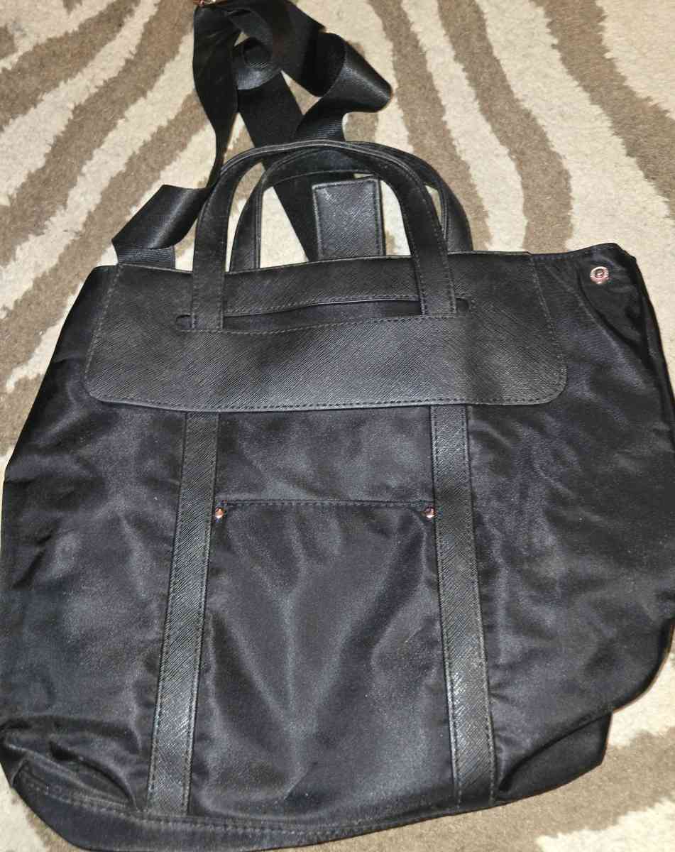 ladies shoulder purses - Corder, Missouri - FleaMarketBay