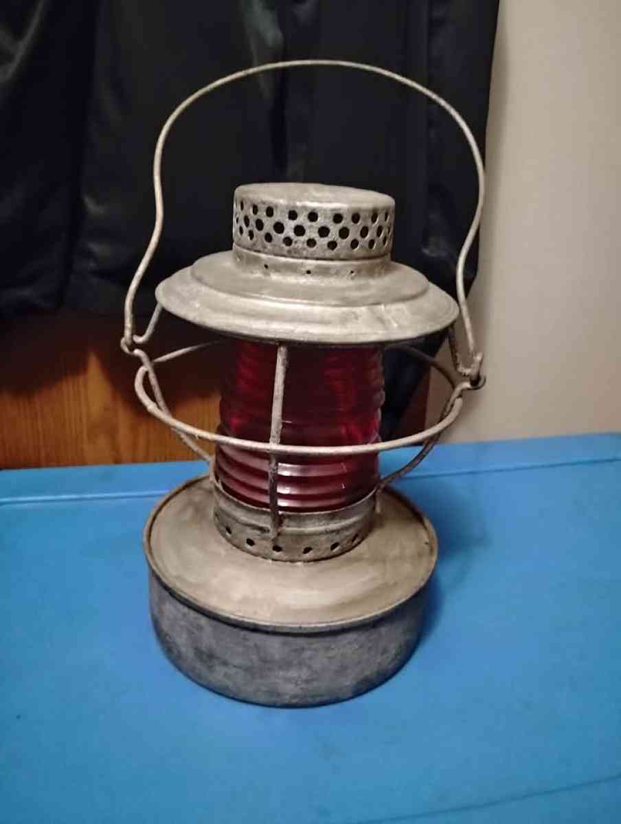 old rail road lantern - Vine Grove, Kentucky - FleaMarketBay