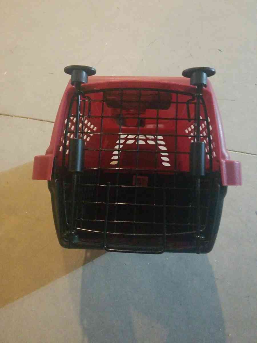Crate for small sized pets - Middletown, Ohio - FleaMarketBay