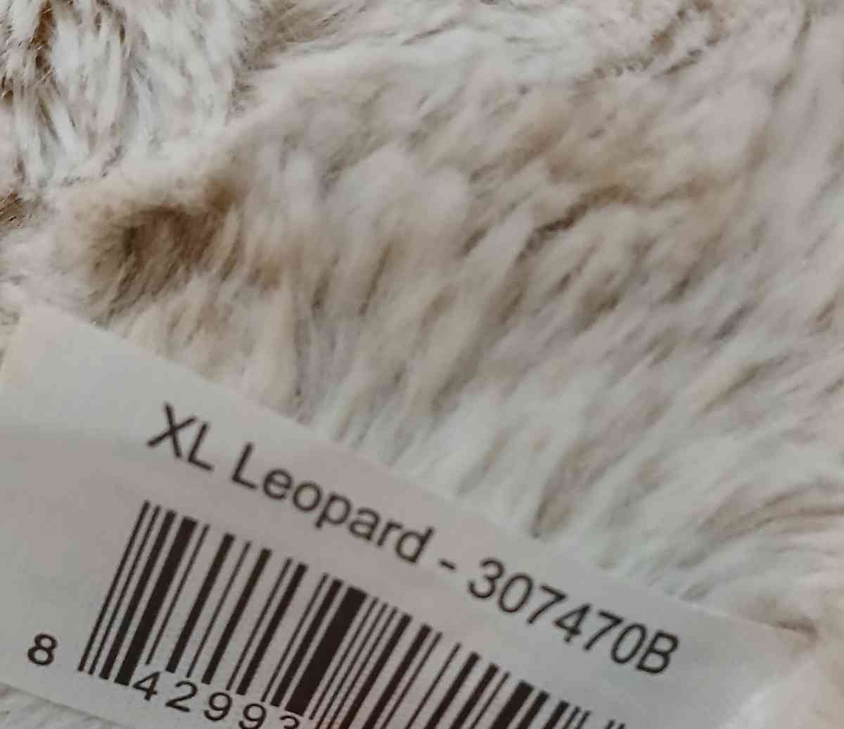 XL Leopard Plush Toy 25 inches Sitting - Indianapolis, Indiana - FleaMarketBay