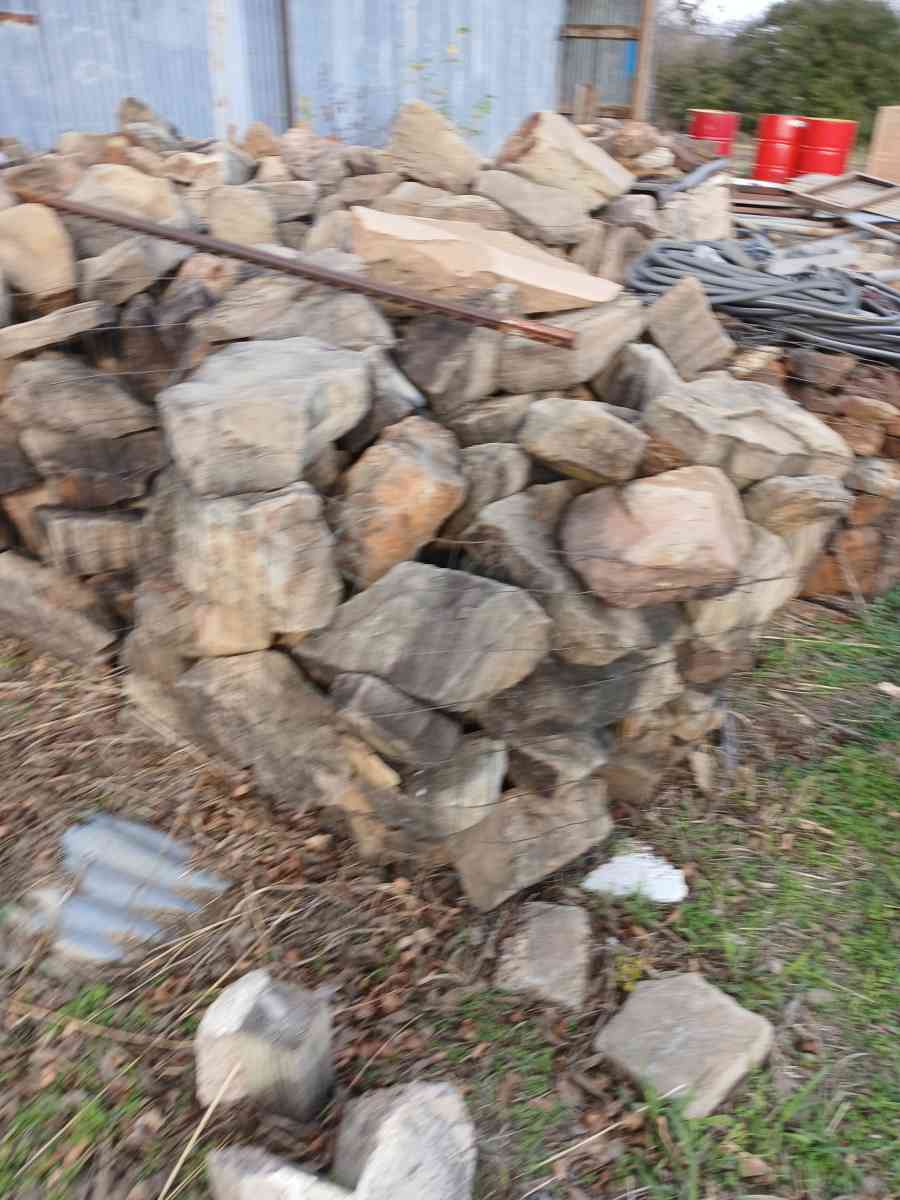 8 pallets of landscaping stones - Alvarado, Texas - FleaMarketBay