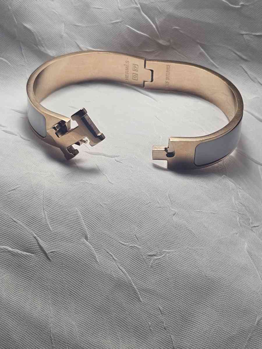 hermes Bracelet - Minerva, Ohio - FleaMarketBay