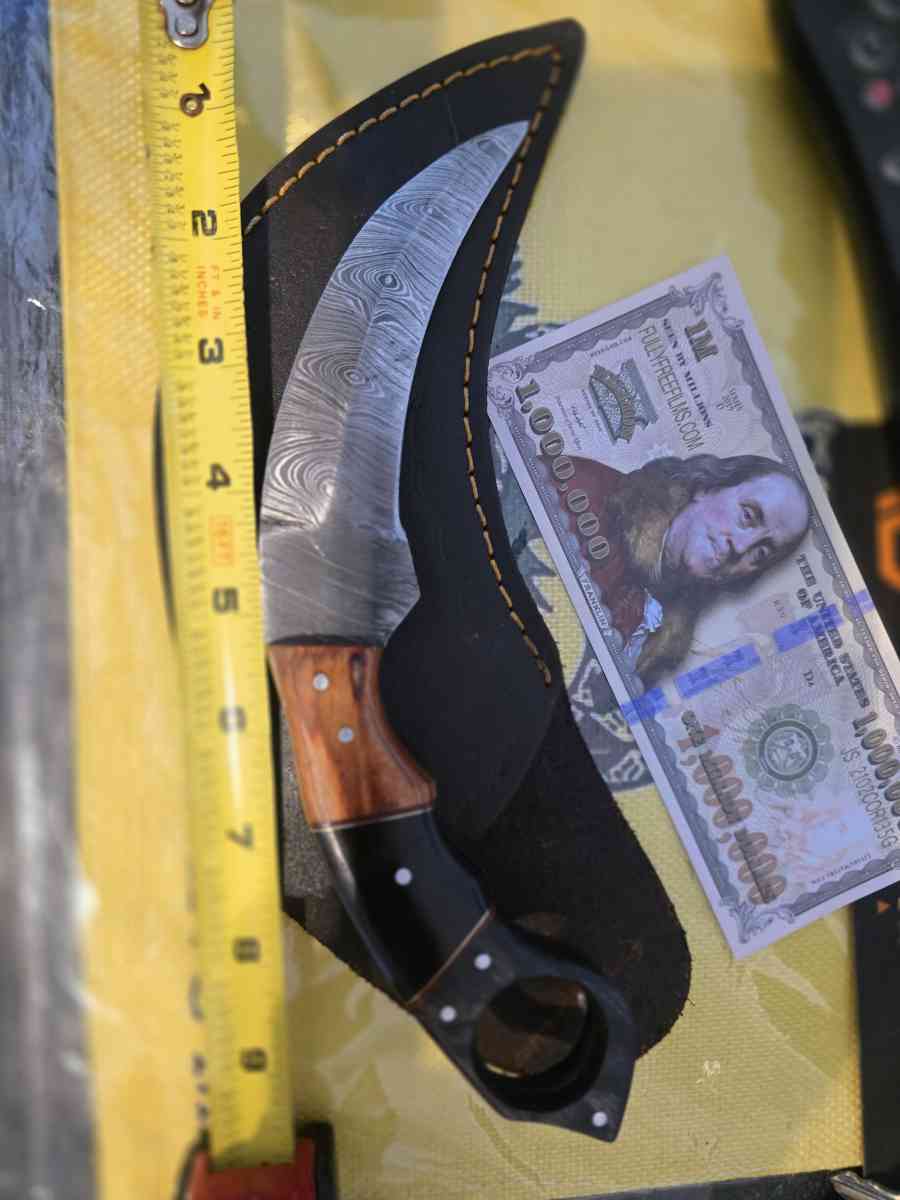 beautiful Damascus steel knife - Corpus Christi, Texas