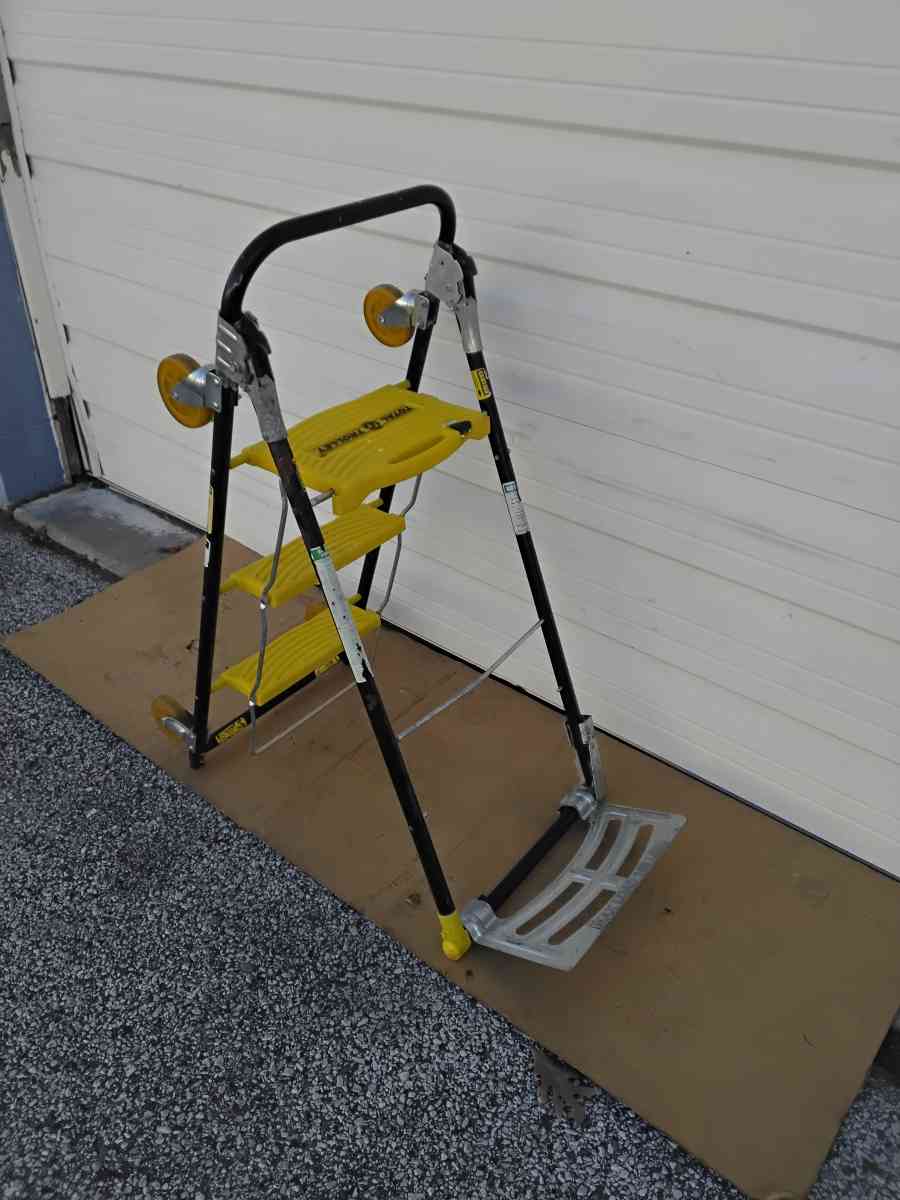 Nice Hand Truck and Step Ladder and Dolly Like New - Williamstown, New Jersey - FleaMarketBay
