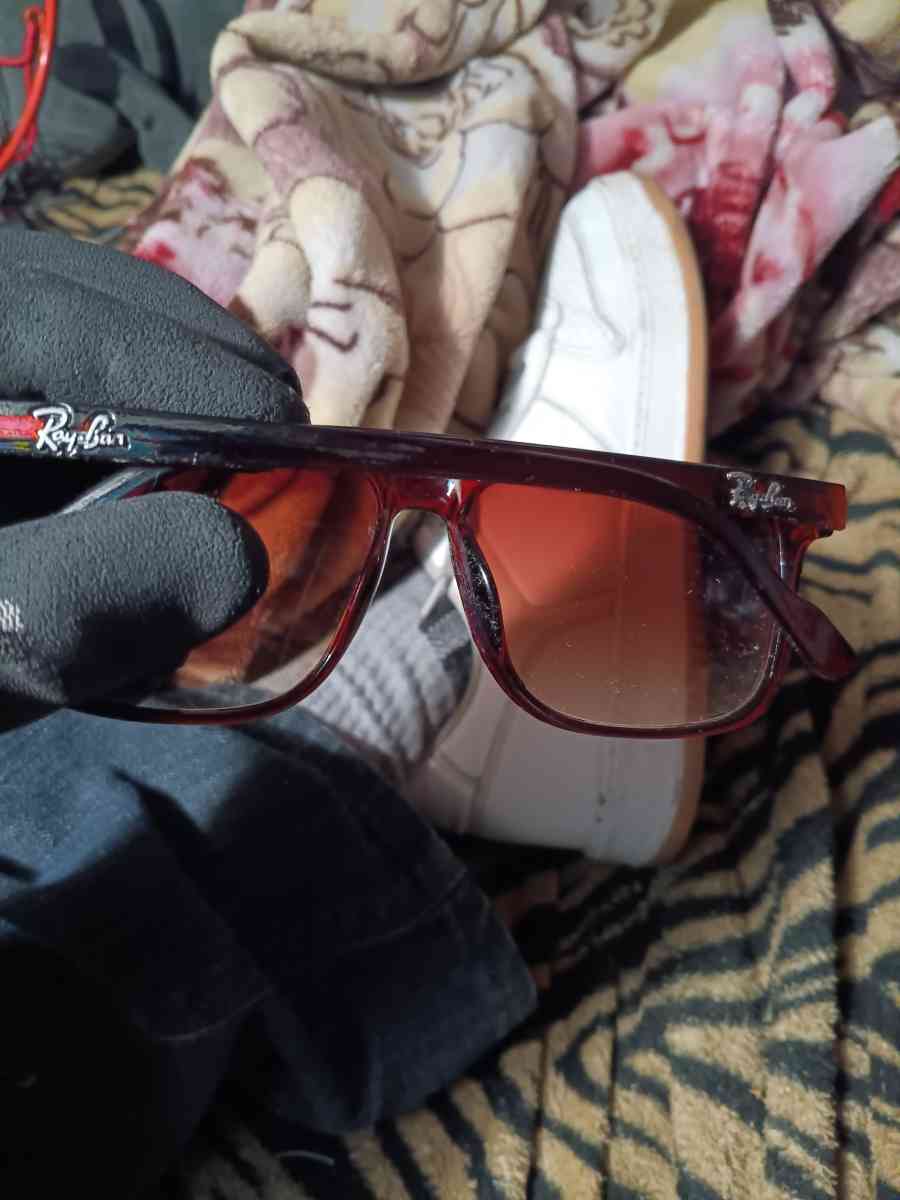 Ray bans - Los Angeles, California - FleaMarketBay
