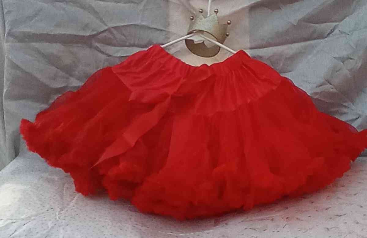 4 to 5yrs Red TuTu Pettiskirt NWT Button Cinchers