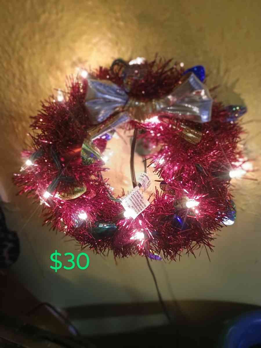Holiday Wreaths - Fremont, Nebraska - FleaMarketBay