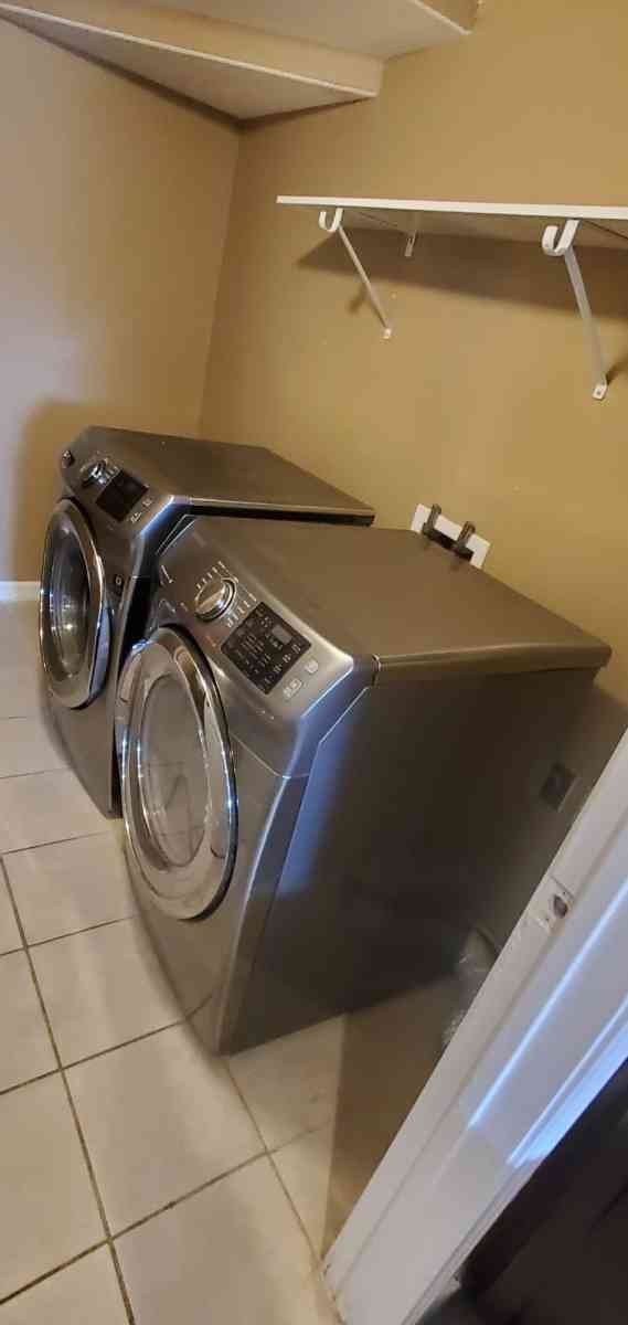 Electric washer and dryer - Irving, Texas - FleaMarketBay