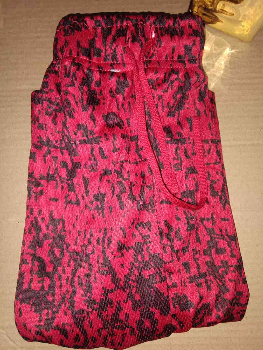mens basketball shorts Size smallXL - Miami, Florida