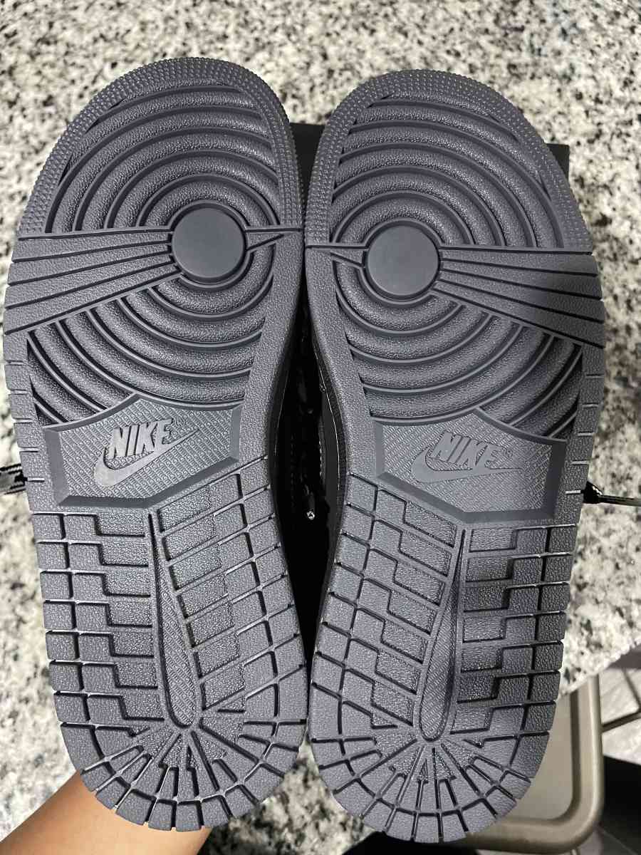 Travis Scott black phantom - Saint Cloud, Florida - FleaMarketBay