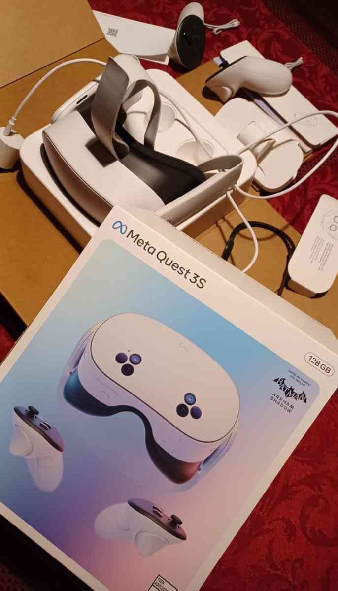 Meta Quest 3 VR Headset  128GB  with Batman Arkham Shadow - Bronx, New York - FleaMarketBay