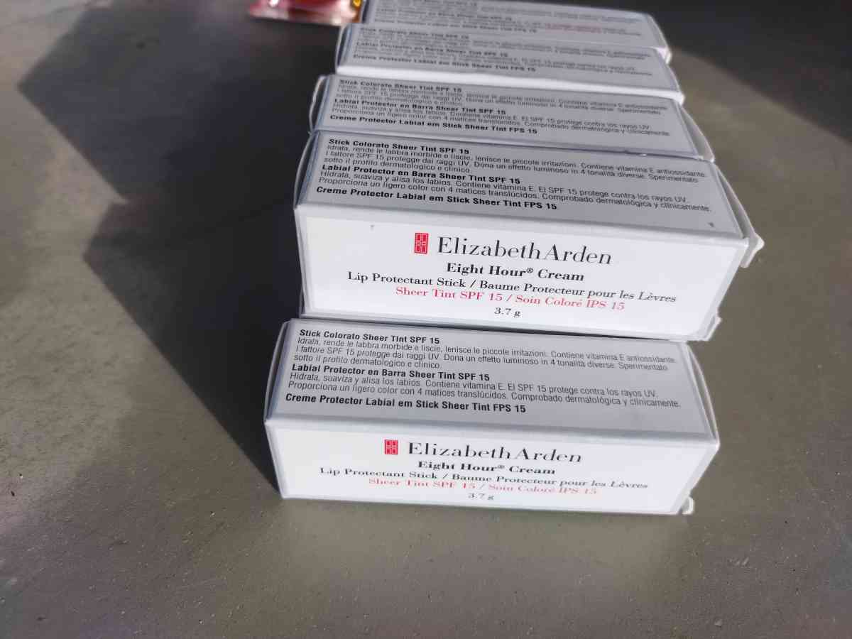 Elizabeth Arden 8 hour Lip protection stick BLUSH 02 - Hanford, California - FleaMarketBay