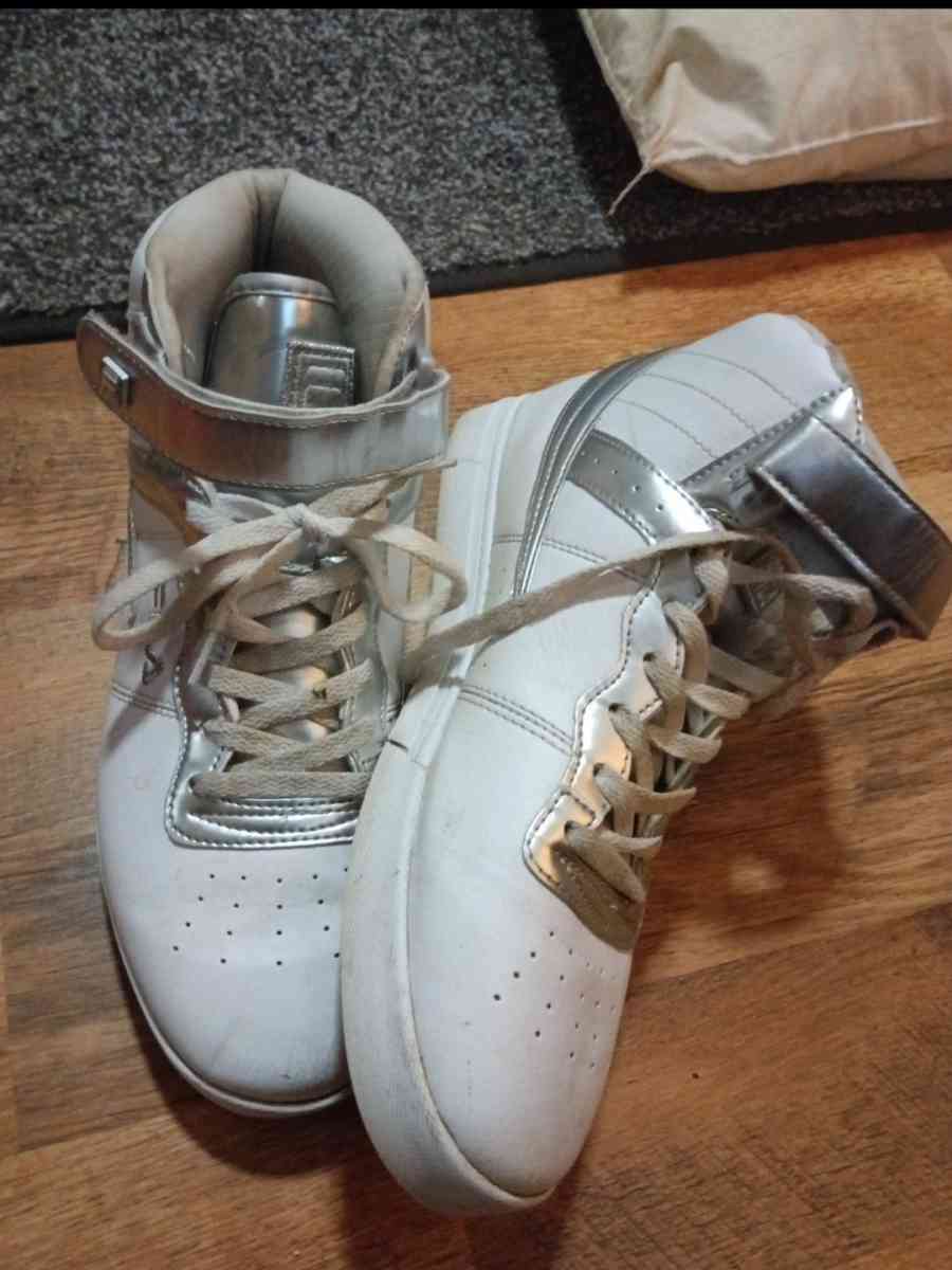 Womens Filas size 11 - Laurel, Mississippi - FleaMarketBay