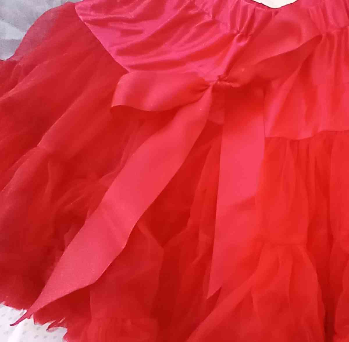 4 to 5yrs Red TuTu Pettiskirt NWT Button Cinchers - Dallas, Texas - FleaMarketBay