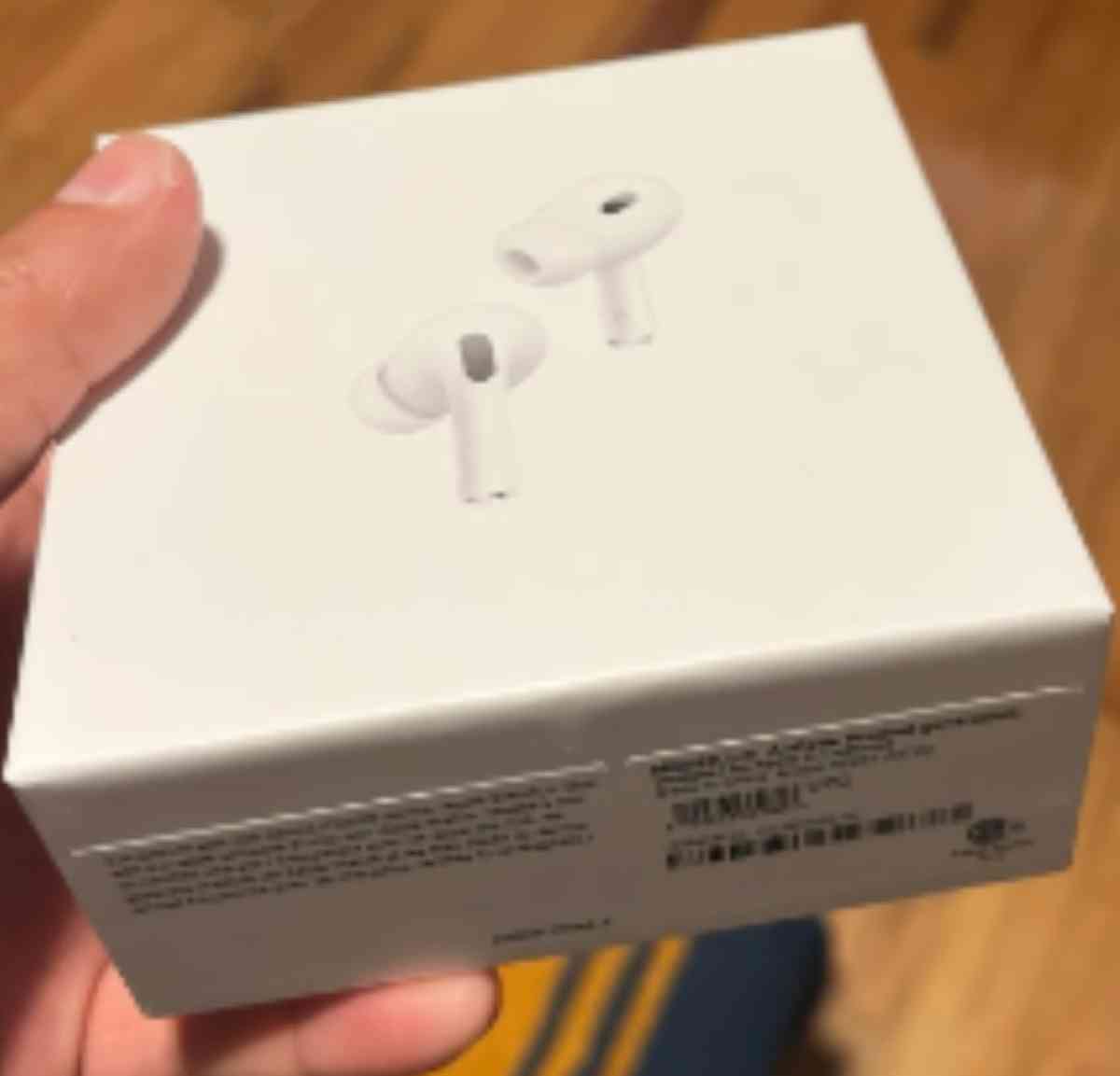 new Airpod oro2 - Saint Paul, Minnesota - FleaMarketBay