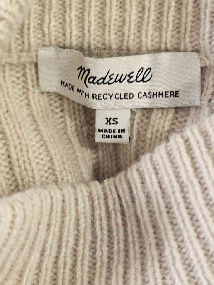Madewell Recycled Cashmere and Wool Sweatee Size XS - Big Lake, Minnesota - FleaMarketBay