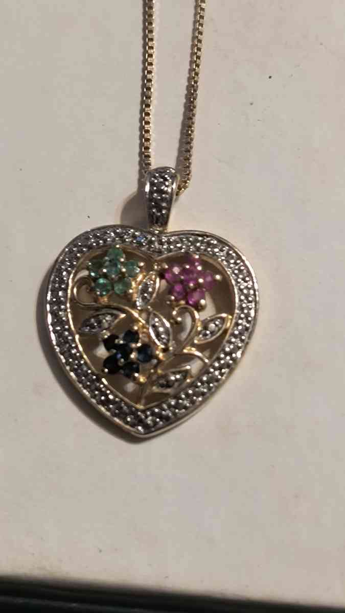 Gemstone Heart Necklace - Greenville, Illinois - FleaMarketBay