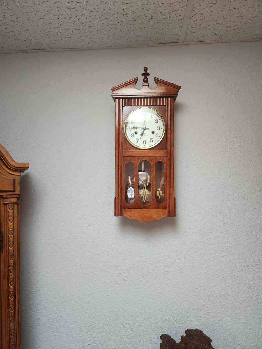 wind up clocks - Seminole, Texas - FleaMarketBay