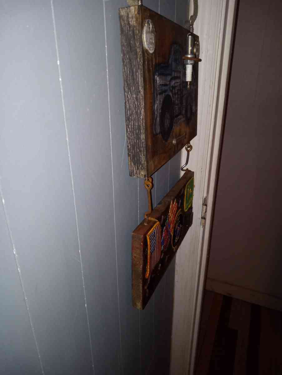 rustic wall plac - Dalton, Georgia - FleaMarketBay