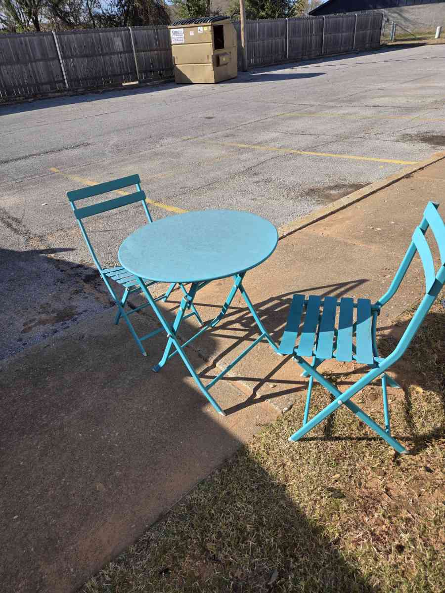 Outside cable and chair - Jenks, Oklahoma - FleaMarketBay