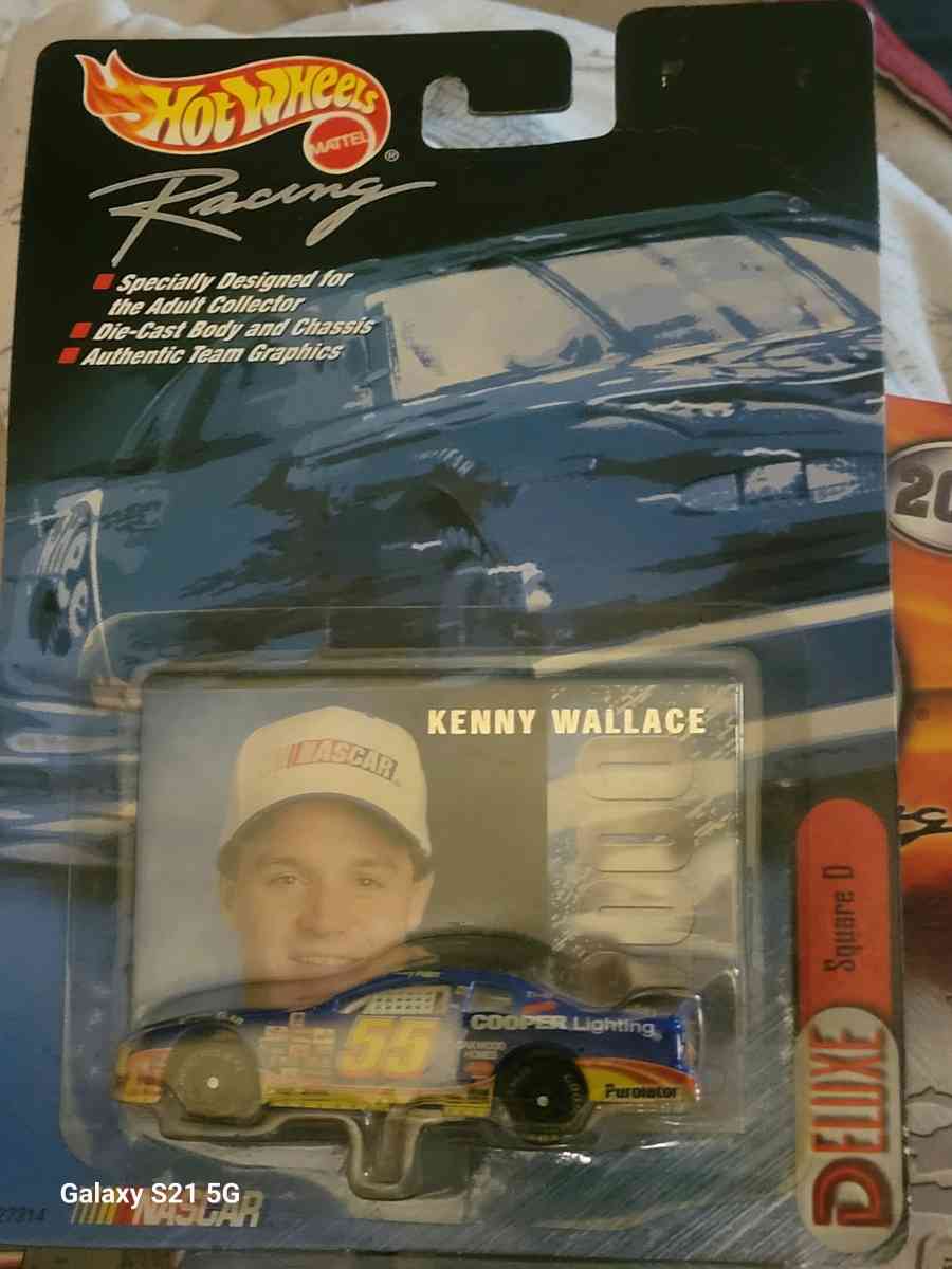 Hot Wheels Collectors Edition Raceday Winners Circle etc - Aripeka, Florida - FleaMarketBay