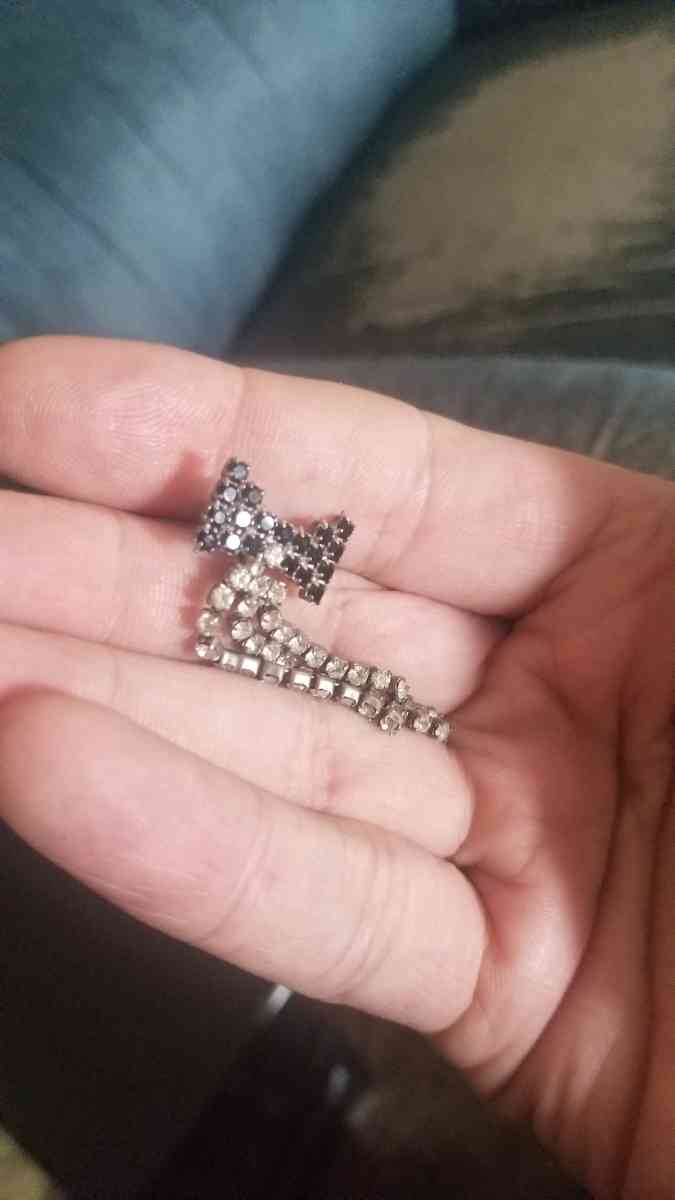 Bowtie Earrings - Hudson, New Hampshire - FleaMarketBay