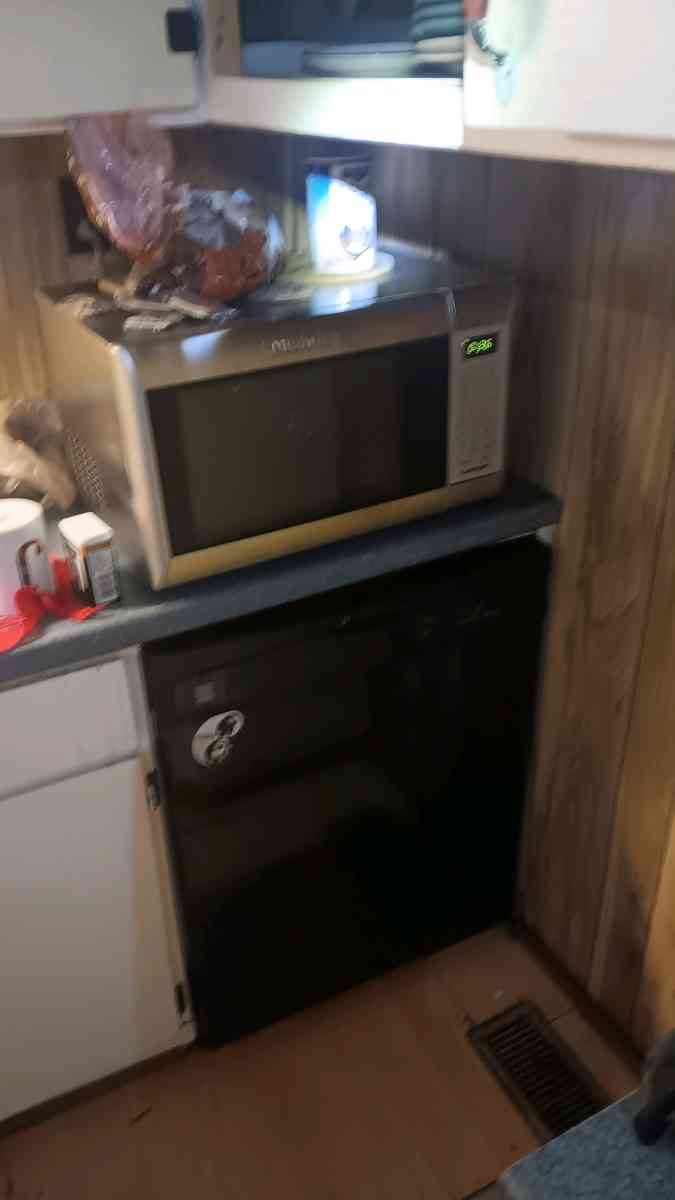 Couches etc - Manchester, Tennessee - FleaMarketBay