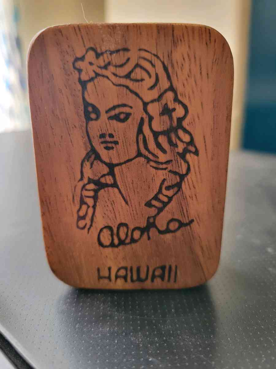 hand carved Hawaii souviner - Norman, Oklahoma - FleaMarketBay