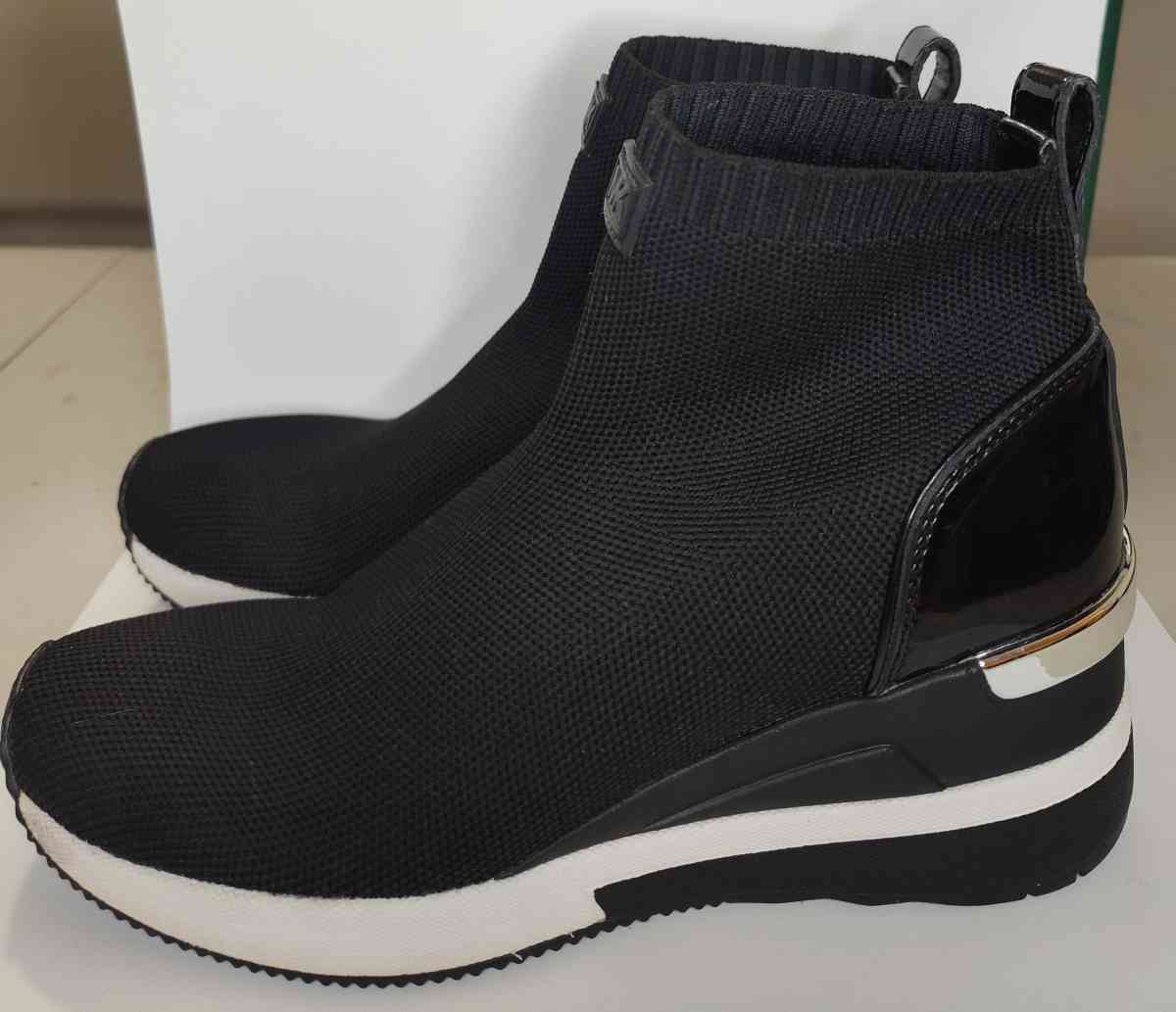 Michael Kors womens - Rockville, Maryland - FleaMarketBay