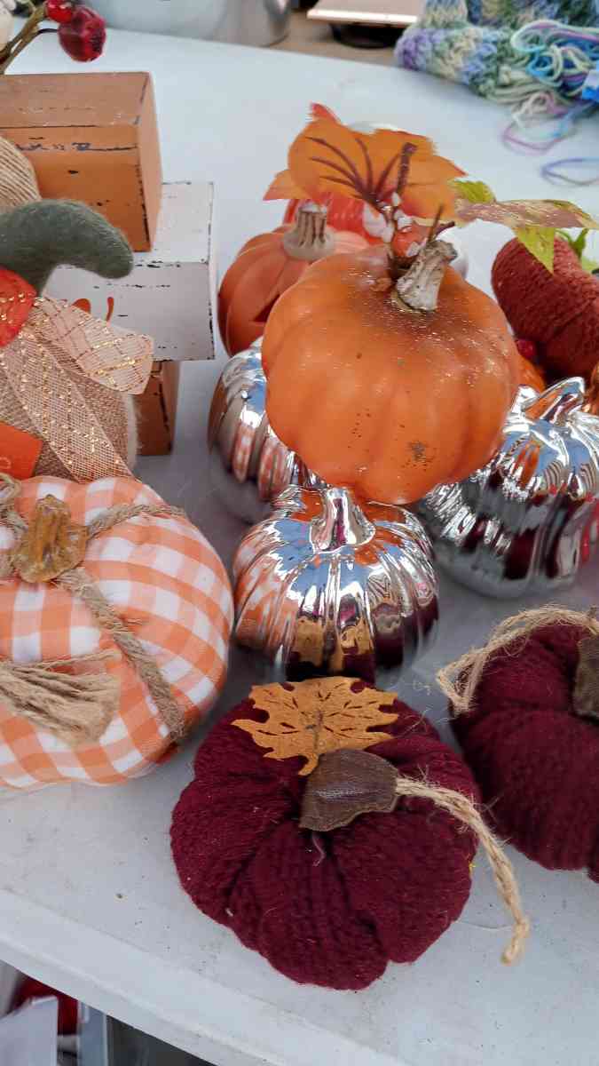 Halloween ornament all for 35 in perfect condition - Adelanto, California - FleaMarketBay