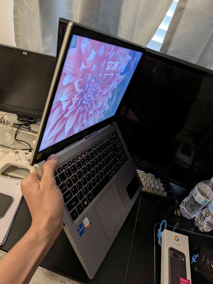 Laptop Acer aspire 3 and available for trading - Odessa, Texas - FleaMarketBay