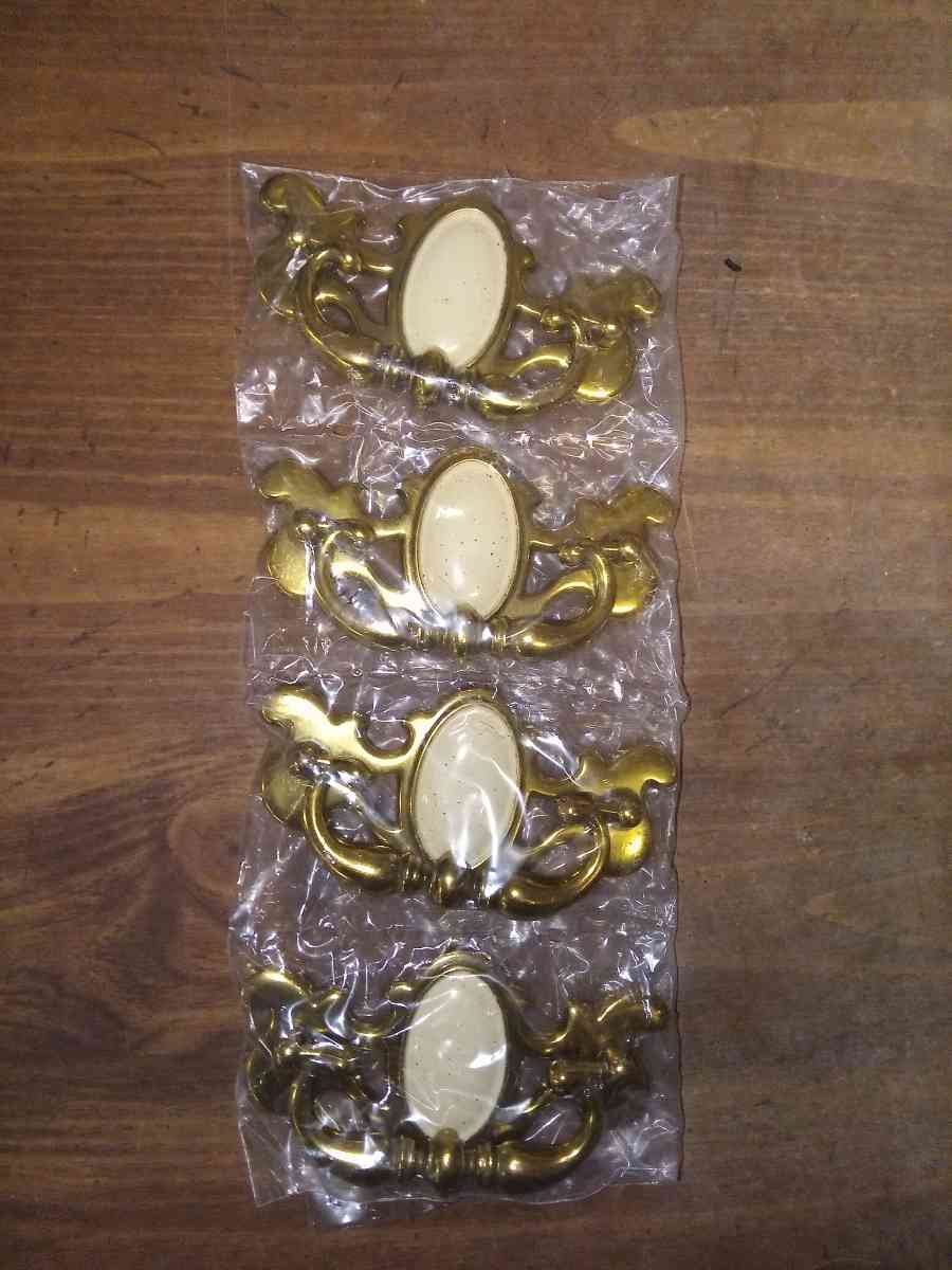 vintage drawer pulls - Sumter, South Carolina - FleaMarketBay