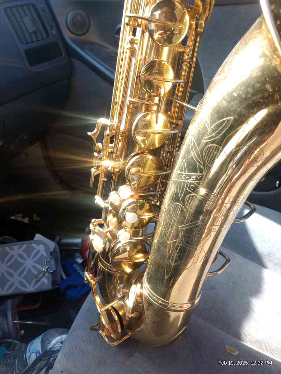 Vintage CG Conn 10M Naked lady saxophone - Colorado Springs, Colorado - FleaMarketBay