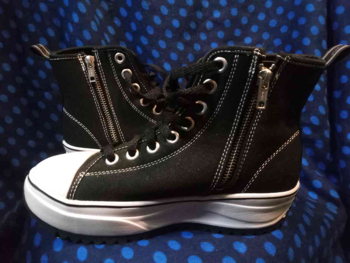 Girls High Tops - Indianapolis, Indiana