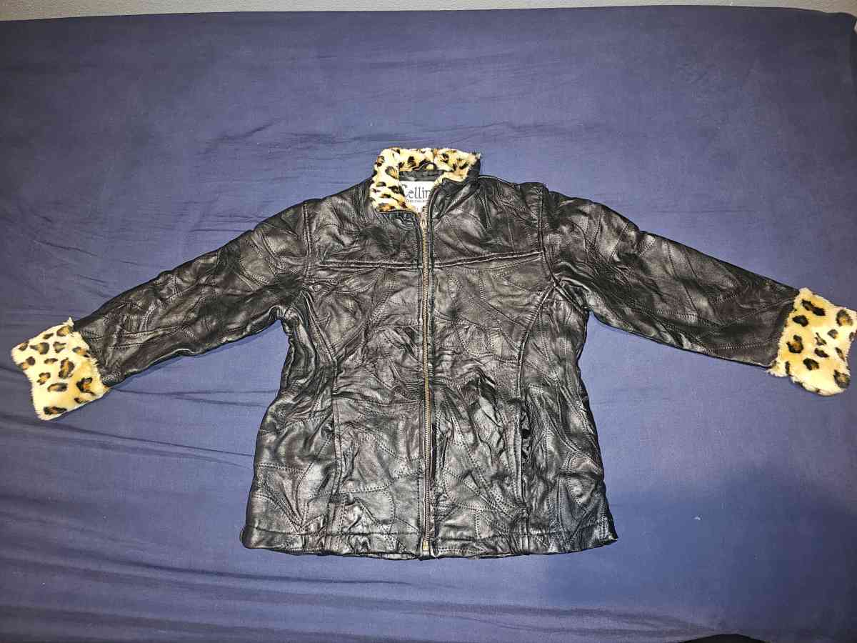 womens leather jacket - Lubbock, Texas - FleaMarketBay