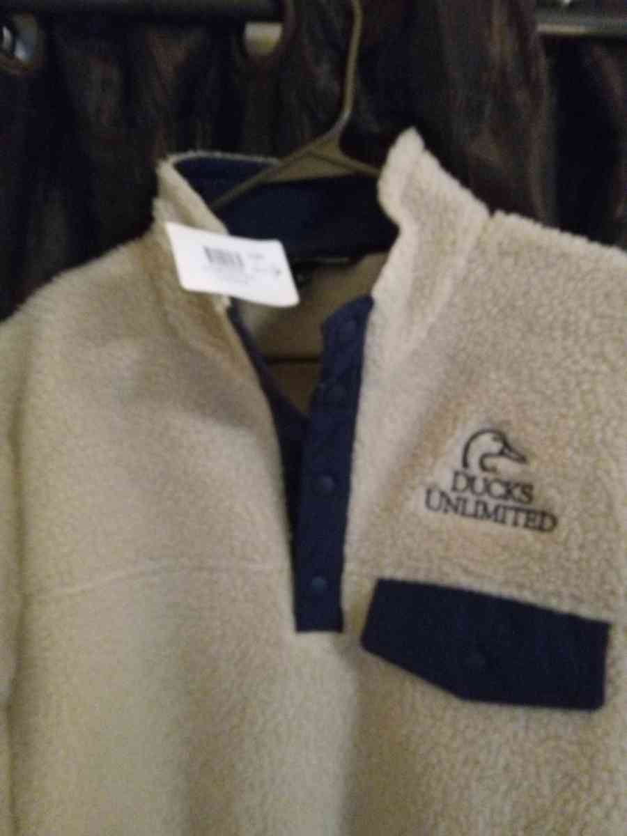 Ducks Unlimited heavy fleece pull over - Paragould, Arkansas - FleaMarketBay