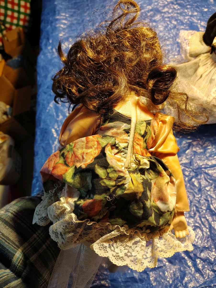 porcelain dolls - Toledo, Ohio - FleaMarketBay