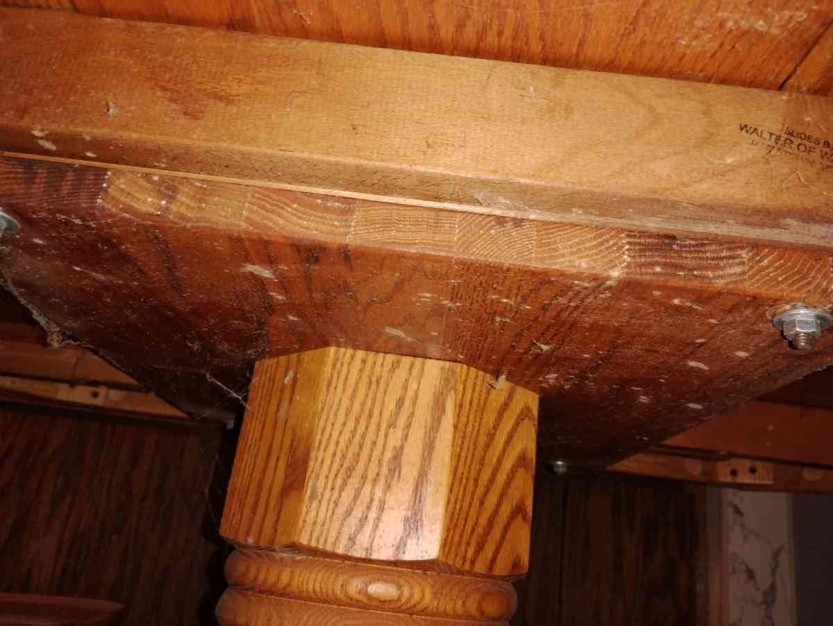 Amish table with 4 chairs - Brook Park, Minnesota - FleaMarketBay