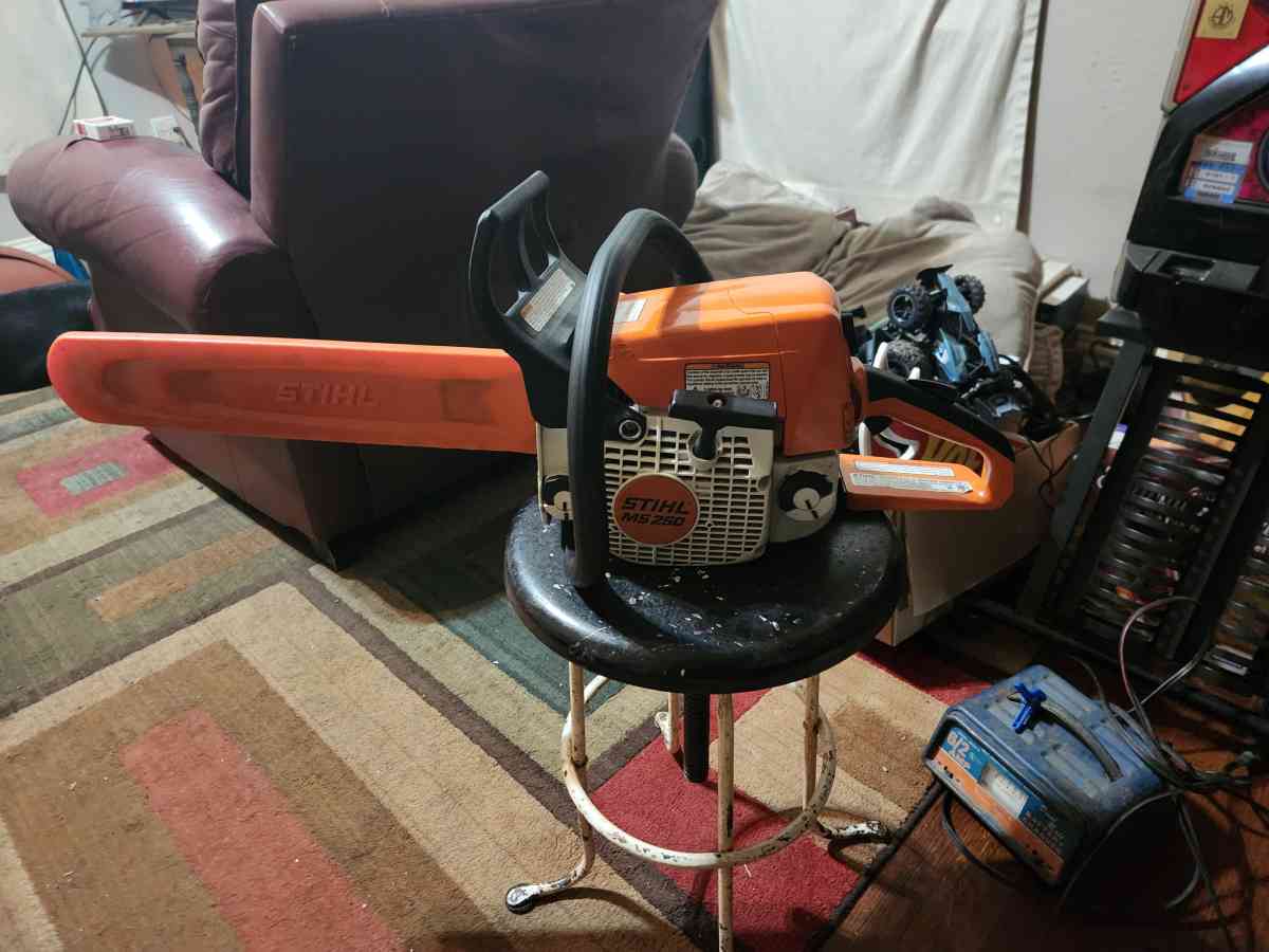 stihl MS250 chainsaw - Bonham, Texas - FleaMarketBay