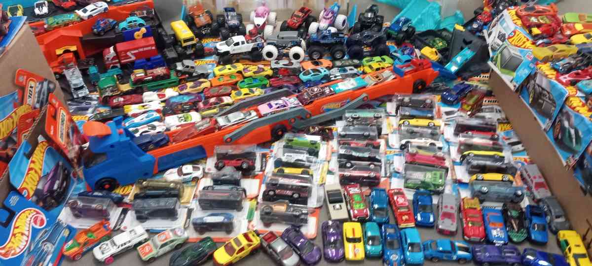 the great collection of toys cars and trucks truckings - Atherton, California - FleaMarketBay