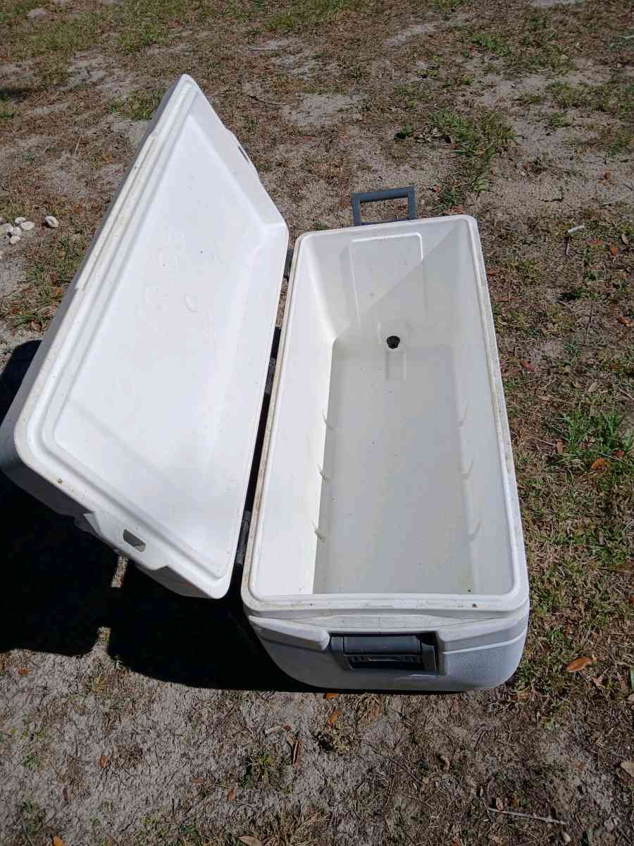 cooler - Hernando, Florida - FleaMarketBay