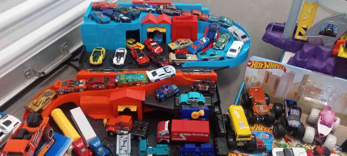 the great collection of toys cars and trucks truckings - Atherton, California - FleaMarketBay