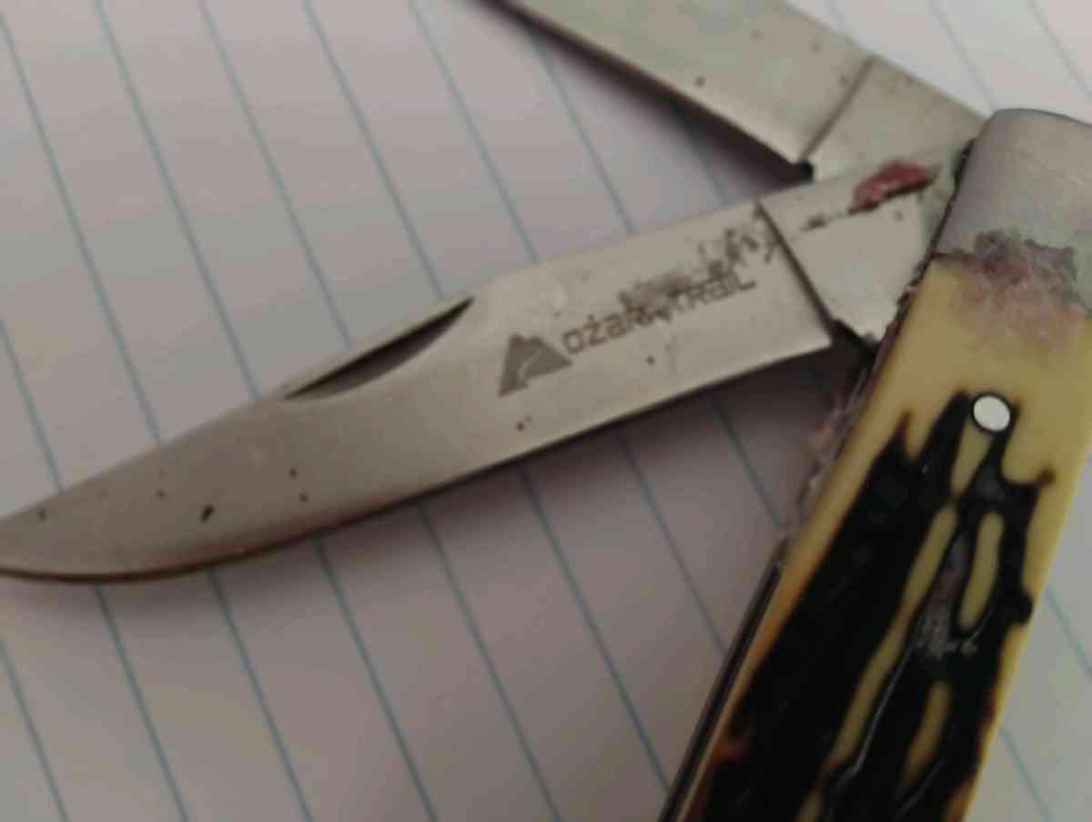 Variety of old knives - Jasper, Alabama - FleaMarketBay