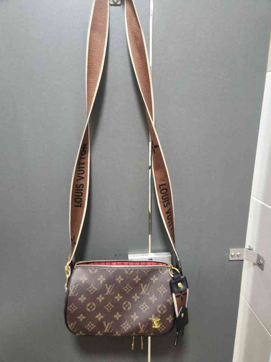 womens Crossbody purse - Houston, Texas - FleaMarketBay
