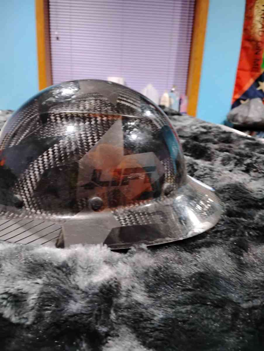 Lift carbon hardhat - Tripoli, Iowa