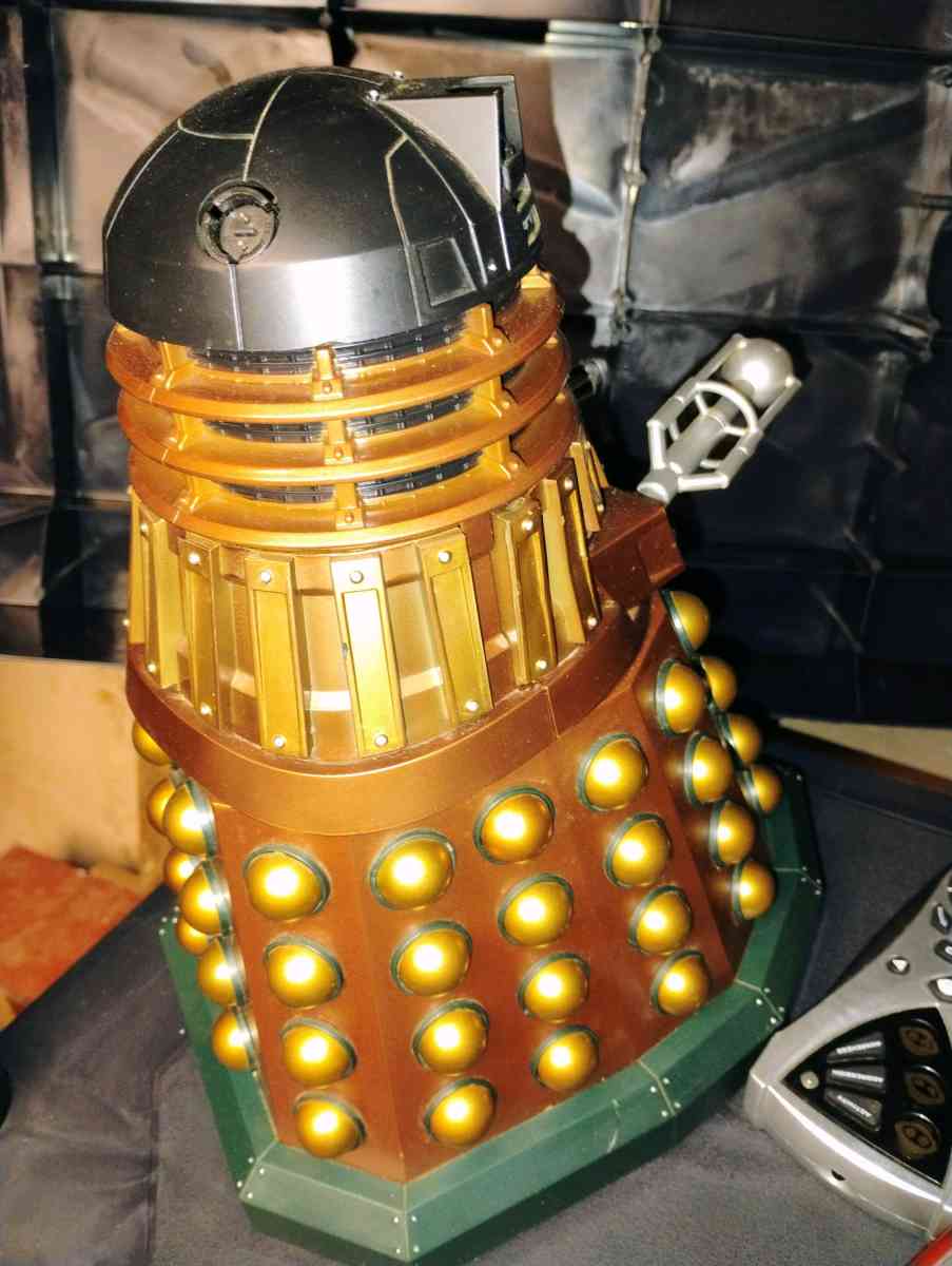 Dr Who Robot Just The Robot - Kirkwood, Delaware - FleaMarketBay