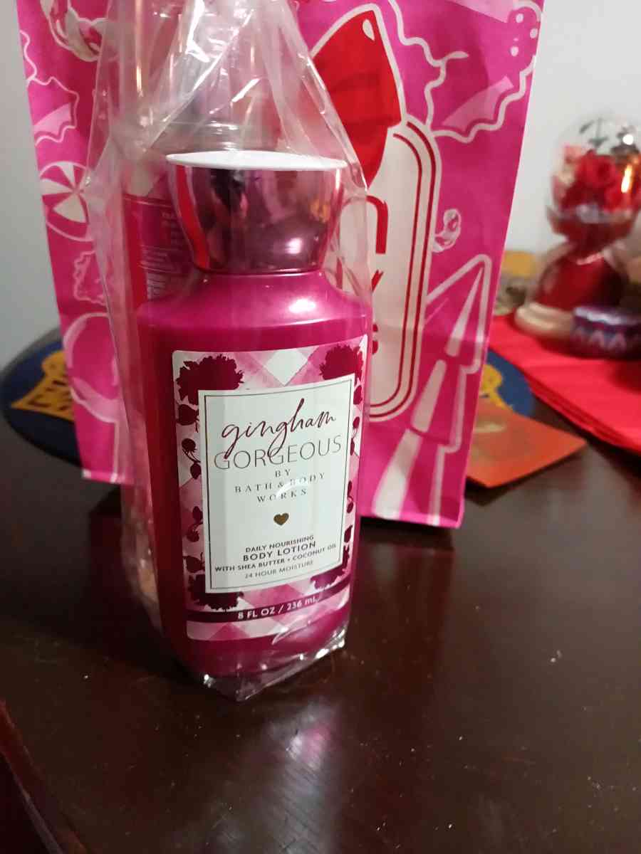 BATH AND BODY WORKS SET OF 2 - Rochester, New York - FleaMarketBay