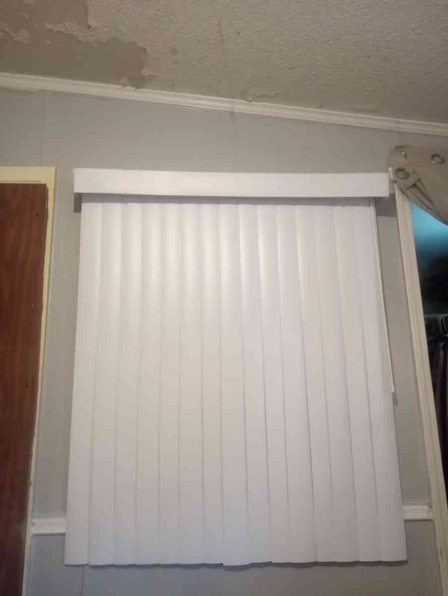 68in blinds - Dothan, Alabama - FleaMarketBay